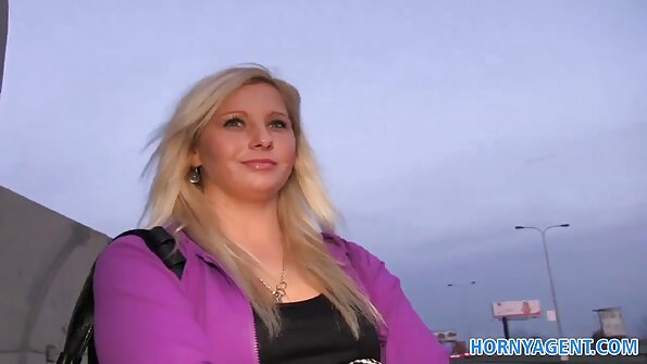 Die athletische MILF Richelle Ryan trainiert einen großen Schwanz